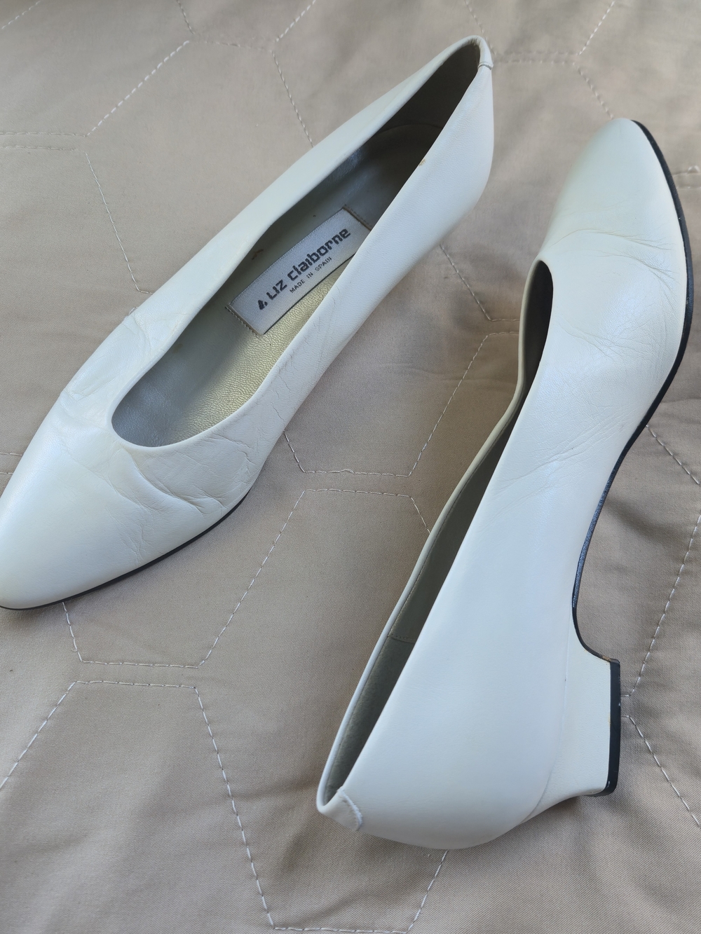 VTG Liz Claiborne White Leather Pumps Spain Low Block Heel Pointed Toe Size 5.5